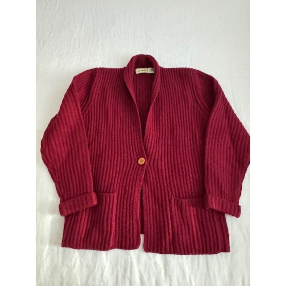 Vintage L.L.Bean 100% Wool Women's Cardigan, Maroon, Large.